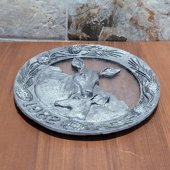 Vintage Deer and Fawn Pewter Plate Michael Ricker Mothers Day 1982 - Picture 9 of 13